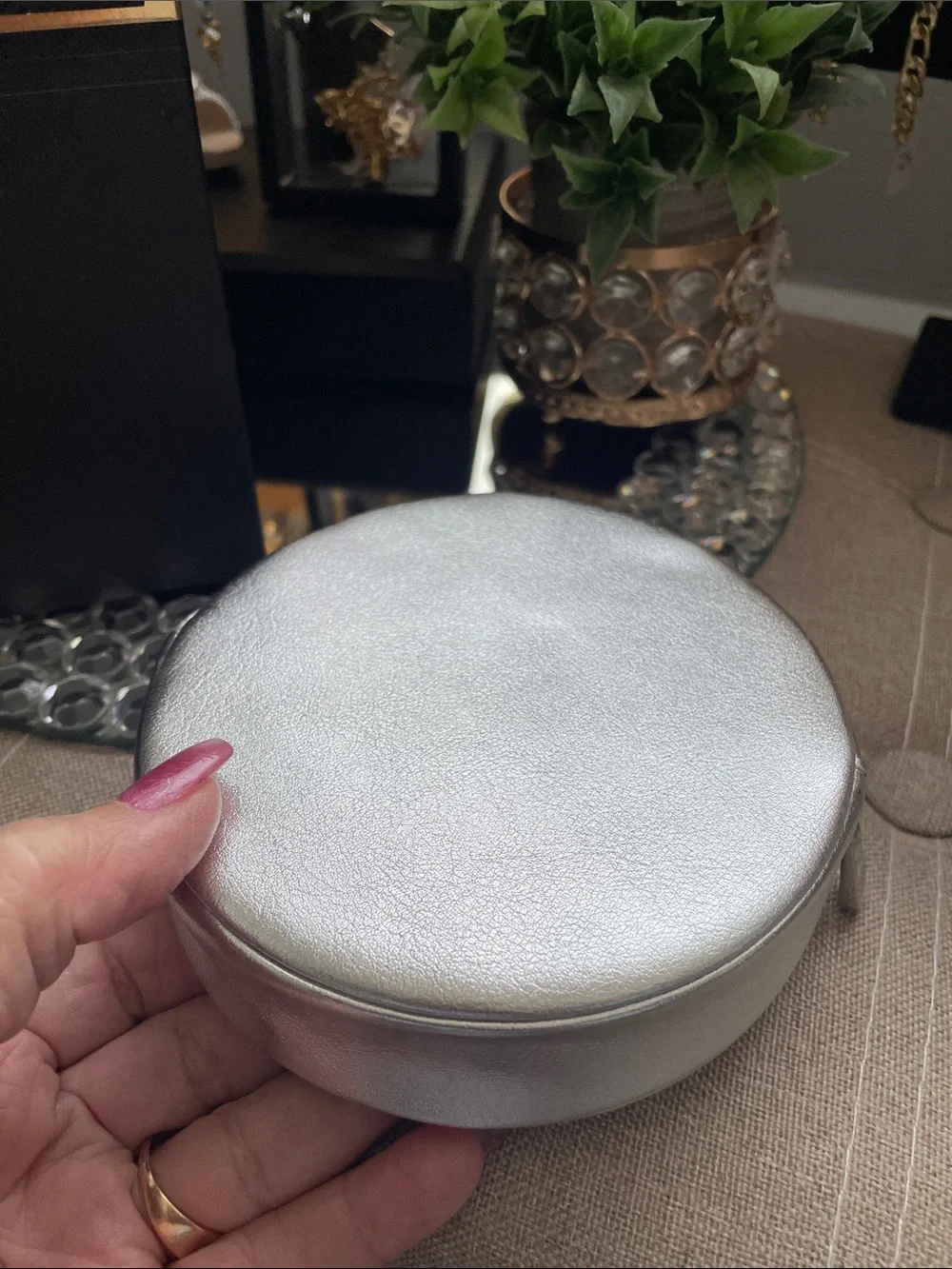 ✨🩶Dior Metallic Silver Round Zip Coin Pouch🩶✨NWOT